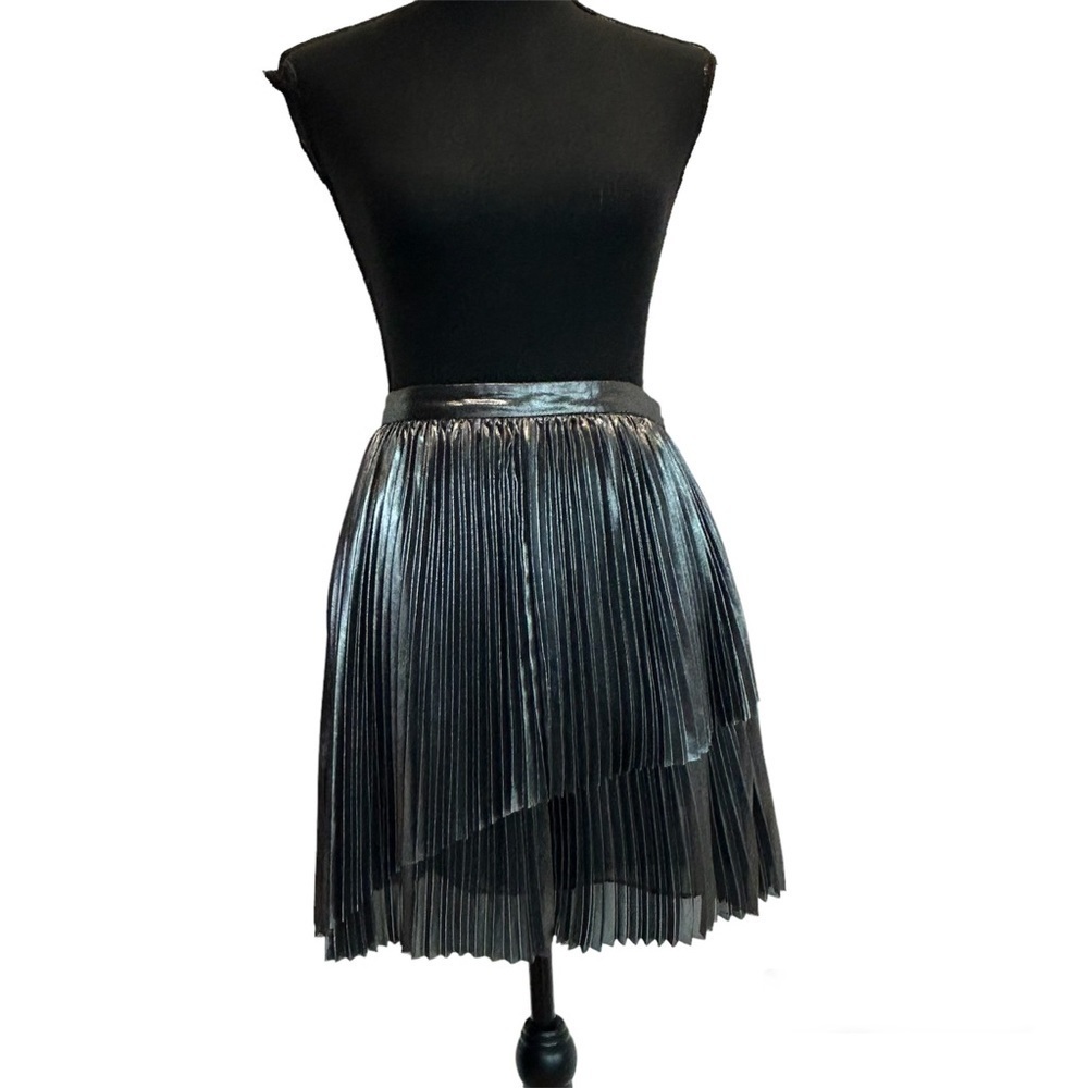 Aritzia Wilfred metallic silver gray Asymmetrical Pleated Mini Skirt Sz 6 NWOT